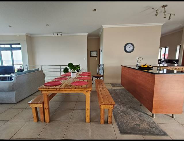 6 BEDROOM HOUSE FOR SALE IN PARADISE BEACH